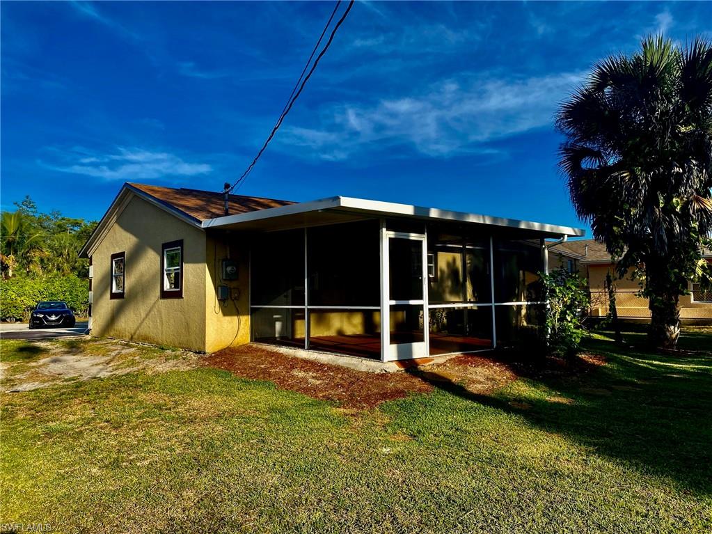 NAPLES MANOR - Residential