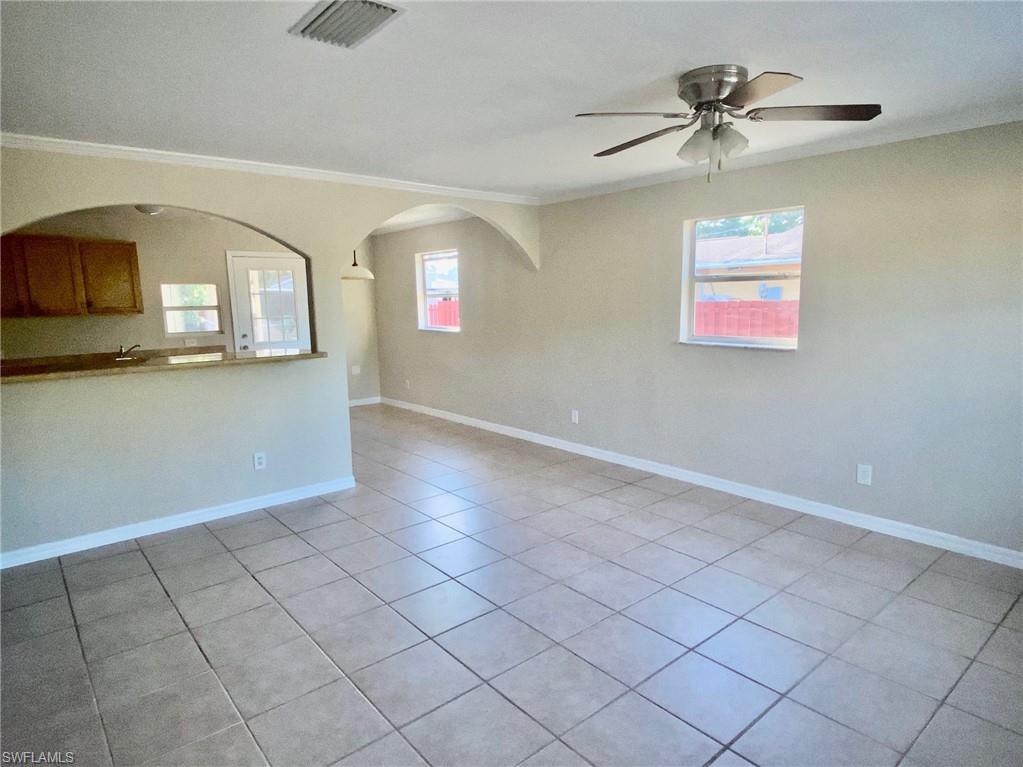 NAPLES MANOR - Residential