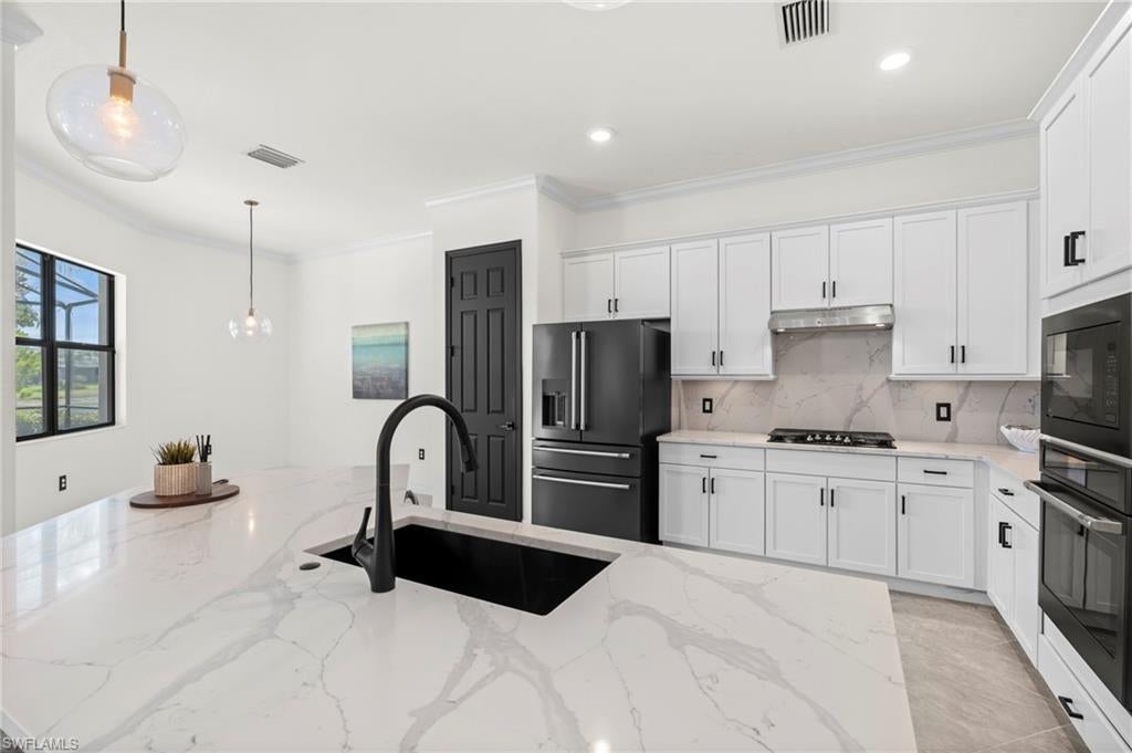 2067 Antigua LN