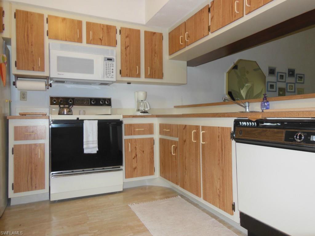 COUNTRY CLUB VILLAGE - Residential