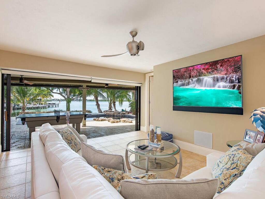 MARCO BEACH - Residential