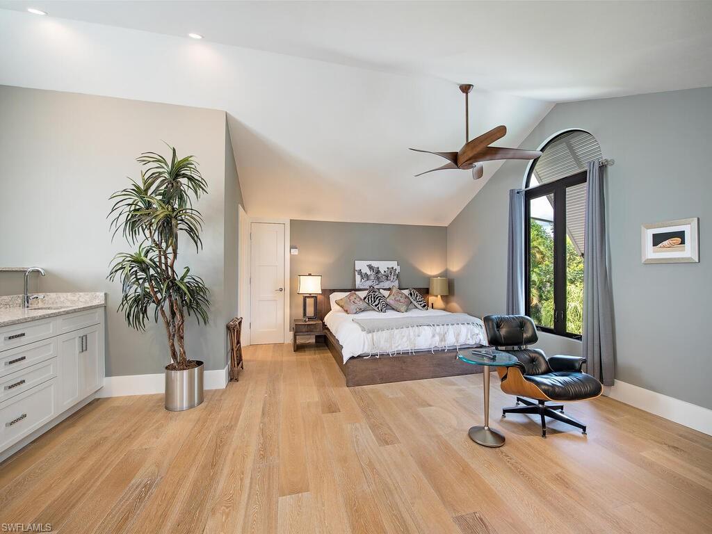 MARCO BEACH - Residential