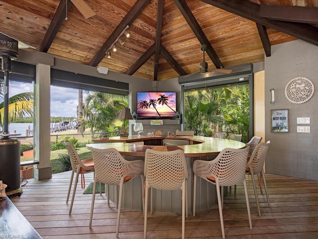 MARCO BEACH - Residential