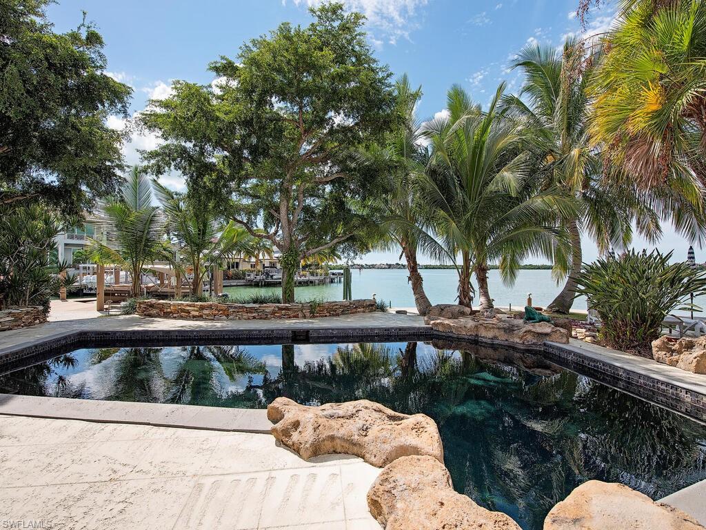 MARCO BEACH - Residential