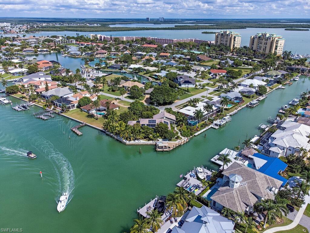 MARCO BEACH - Residential