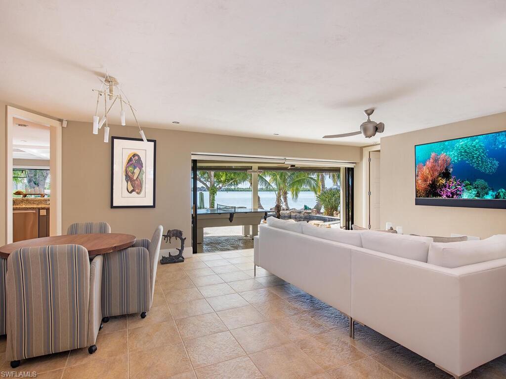 MARCO BEACH - Residential