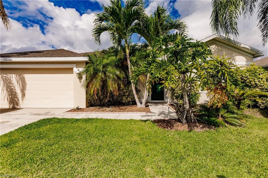NO FLOODZONE.  Fort Myers is a paradise for boating, fishing, parks, outdoor entertainment and beaches. This 3/2 Split floorplan features a breakfast bar, formal dining & living. The master bathroom features dual sinks, large bathtub and shower, his & hers walk in closets and LOW HOA FEES! The Community of Danforth Lakes offers a Swimming Pool, Community Clubhouse, Fitness Center, and Tennis Courts. Quick access to I-75 and the Airport! Close to Publix, Walgreens, CVS, Gas Stations, Restaurants and shopping. Sanibel and Captiva Island as well as Fort Myers Beach are close!