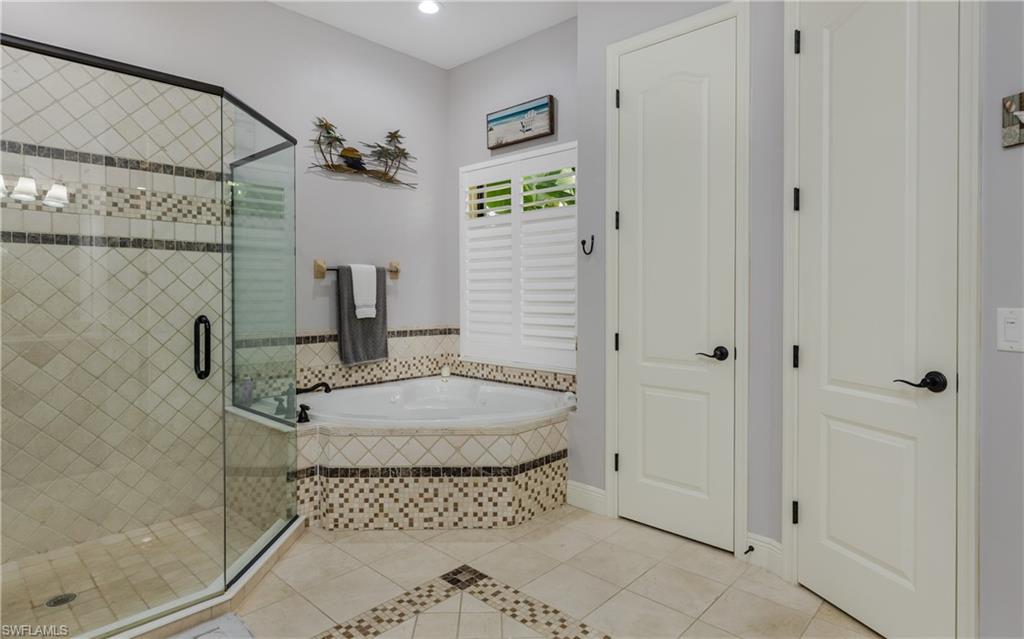 COUNTRY CLUB - Residential