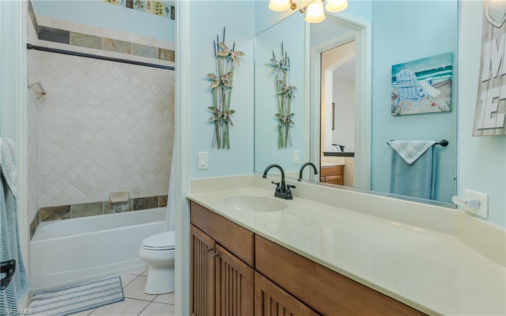 COUNTRY CLUB - Residential