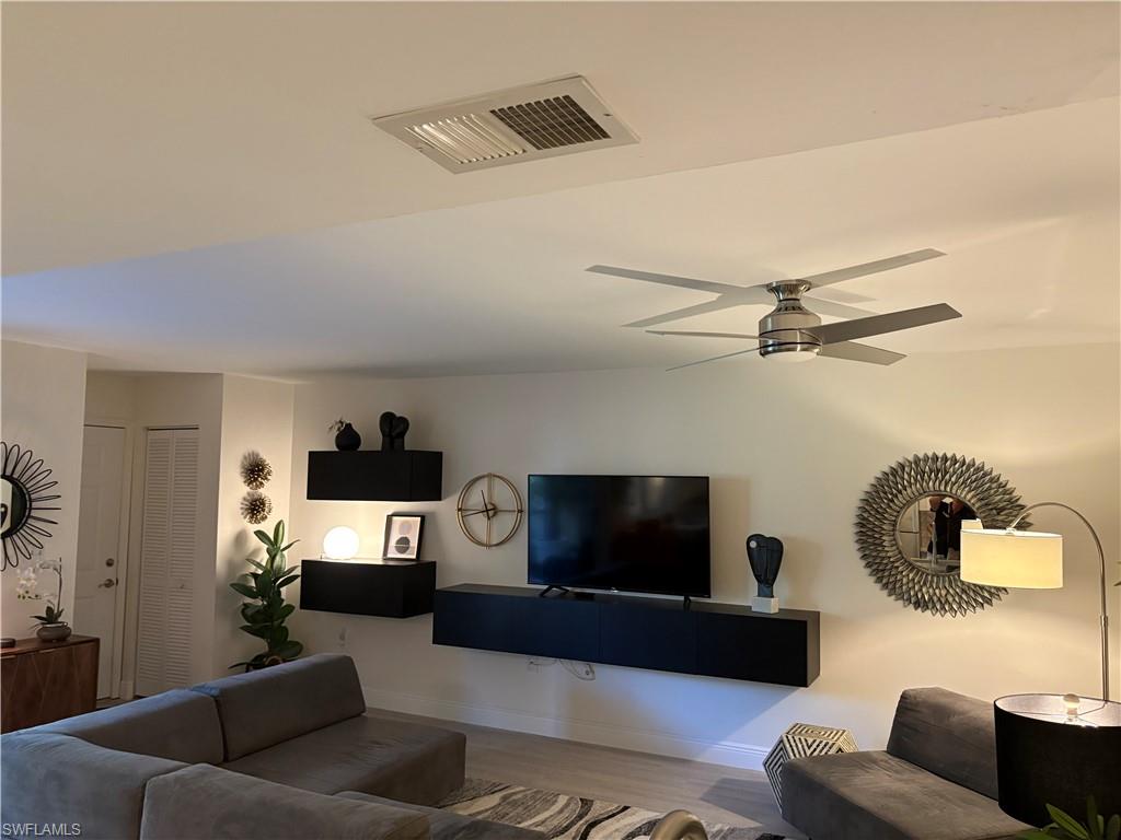 FOUNTAIN LAKES - Residential