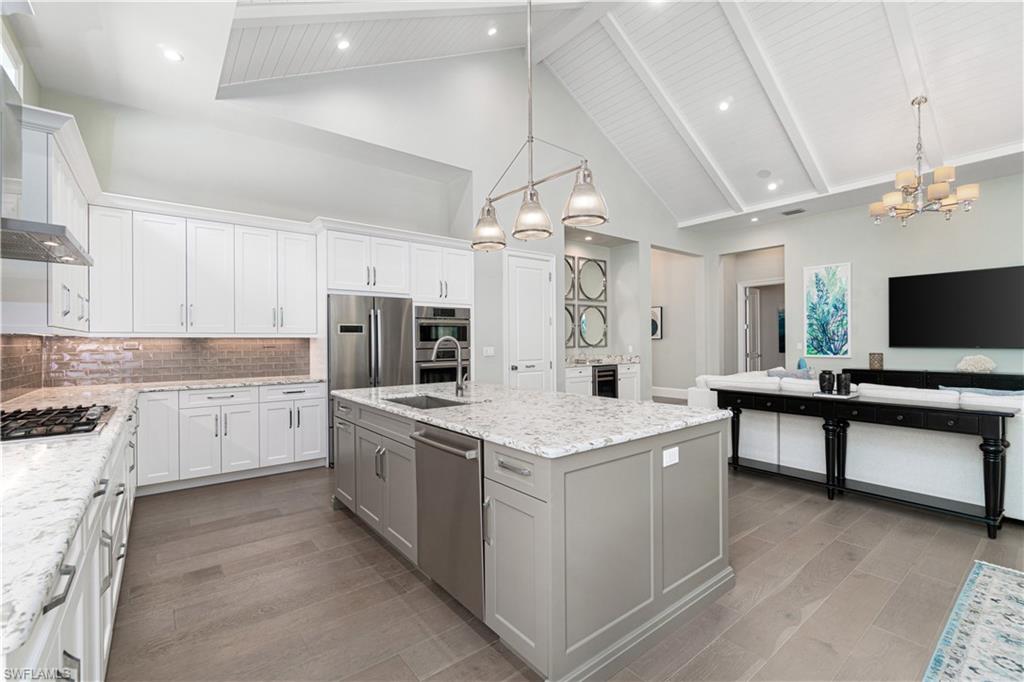 WINDWARD ISLE - Residential