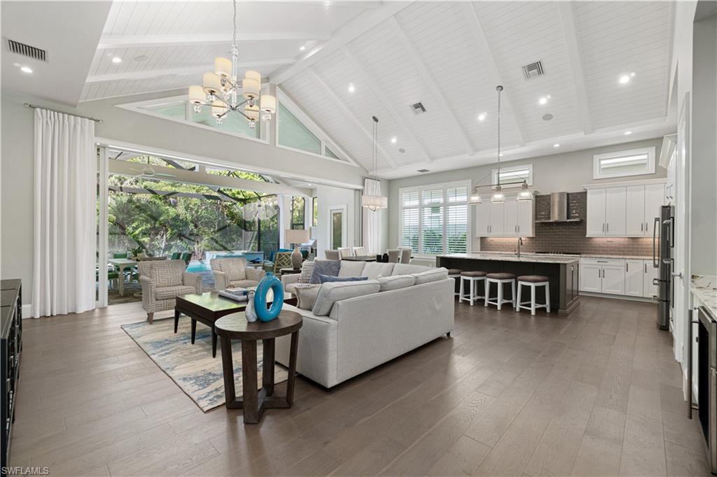 WINDWARD ISLE - Residential