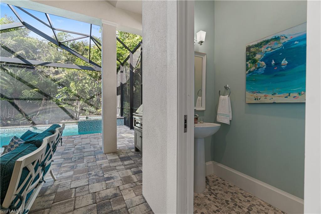 WINDWARD ISLE - Residential