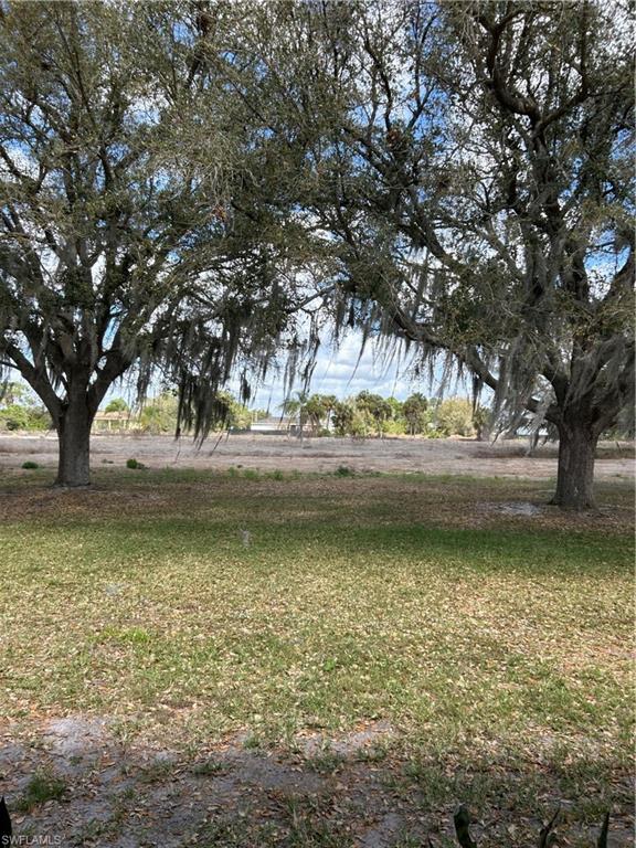 MIRROR LAKES - Residential Lease