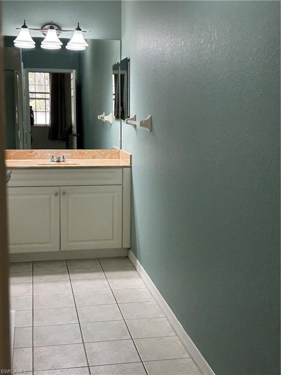 MIRROR LAKES - Residential Lease