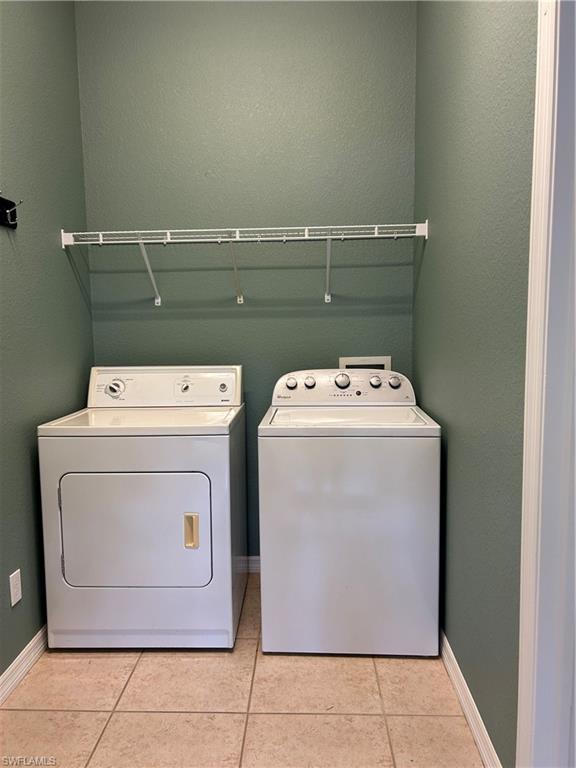 MIRROR LAKES - Residential Lease