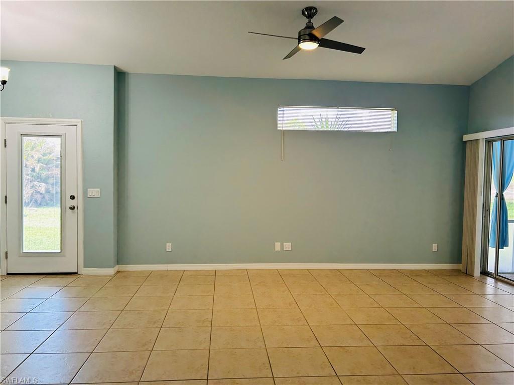 MIRROR LAKES - Residential Lease