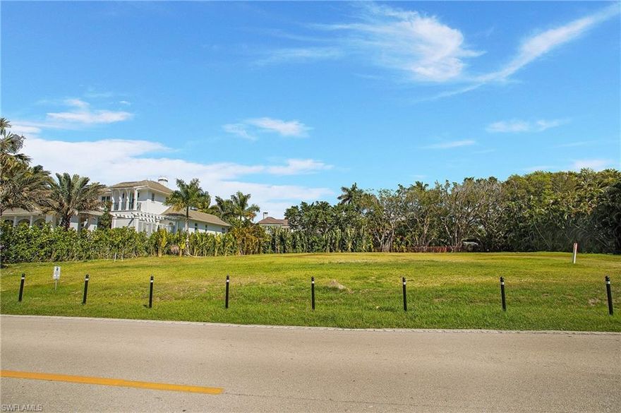 Excellent opportunity in Port Royal on Gordon Dr. to build a dream home, approx. 16,250 sf cleared/vacant estate lot, Zoned R1-10. Located just a short walk past 3 homes to the white sand Naples beaches. Located on prestigious Gordon Drive with its world class estates is 2 blocks to the exclusive private Port Royal Club with its beachfront pool, tennis center, fitness, spa facilities and club activities. Associate Port Royal Club membership eligibility. (81.25'x 200' x 81.25' x 200' approx. lot dimensions) This is an rare opportunity to secure a one-of-a-kind location to build your future dream home within minutes of 3rd St & 5th Ave.