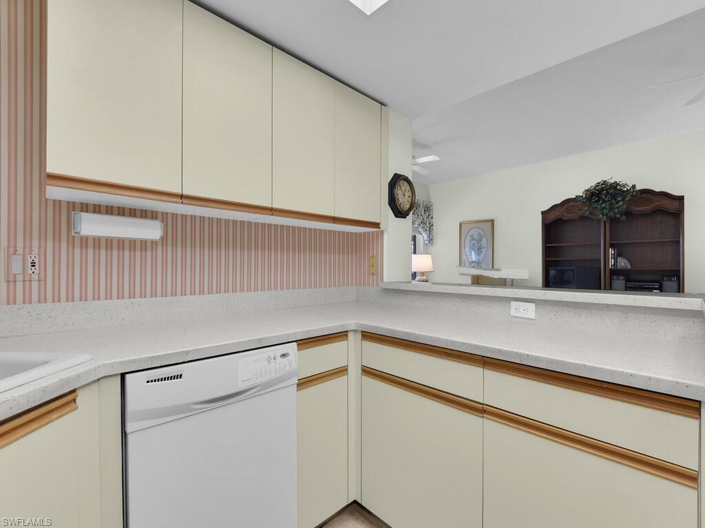 SEVEN OAKS - Residential