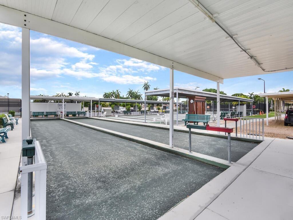 SEVEN OAKS - Residential