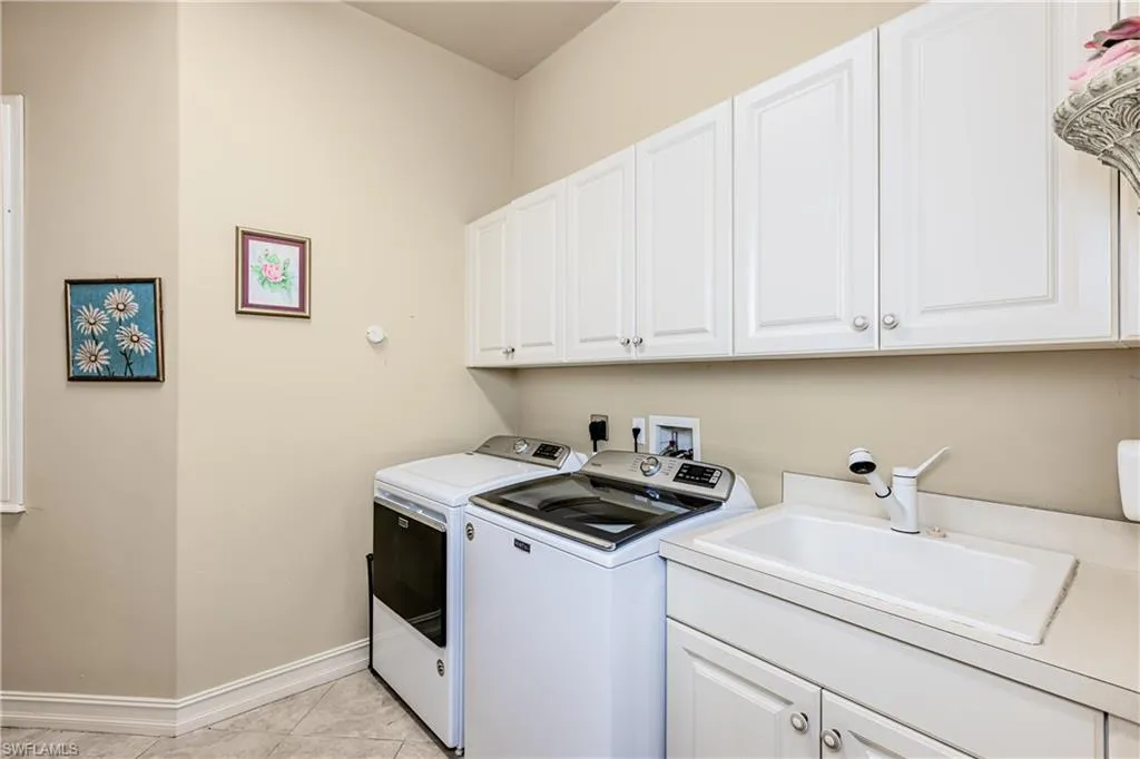 Estero, Florida 33928, United States, 3 Bedrooms Bedrooms, ,3 BathroomsBathrooms,Residential,Active,160983