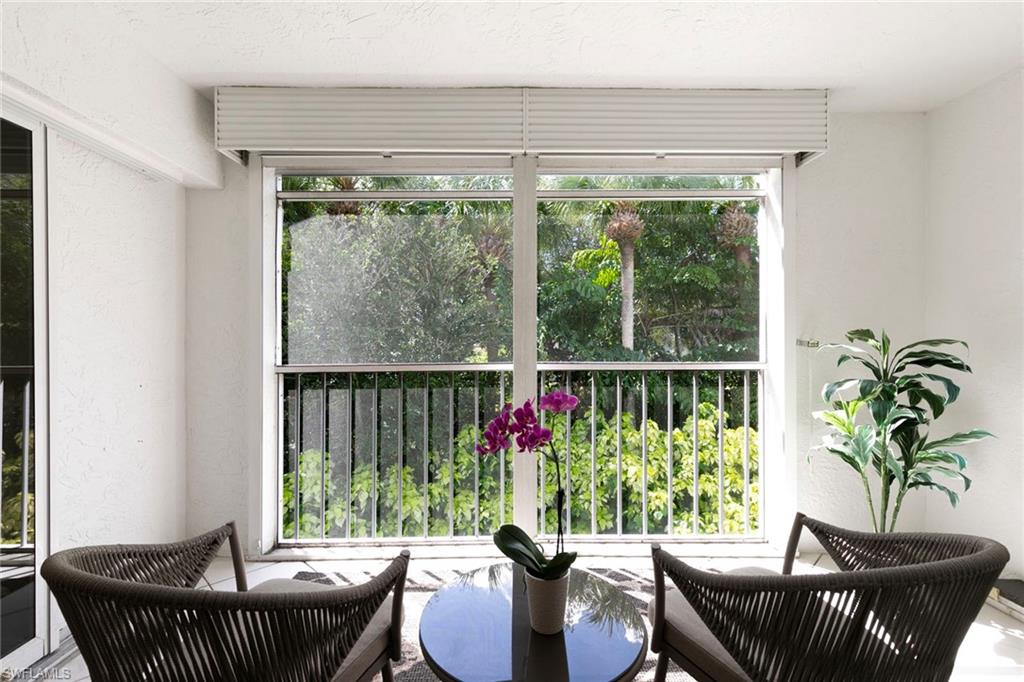 LAUREL OAKS AT PELICAN BAY - Residential