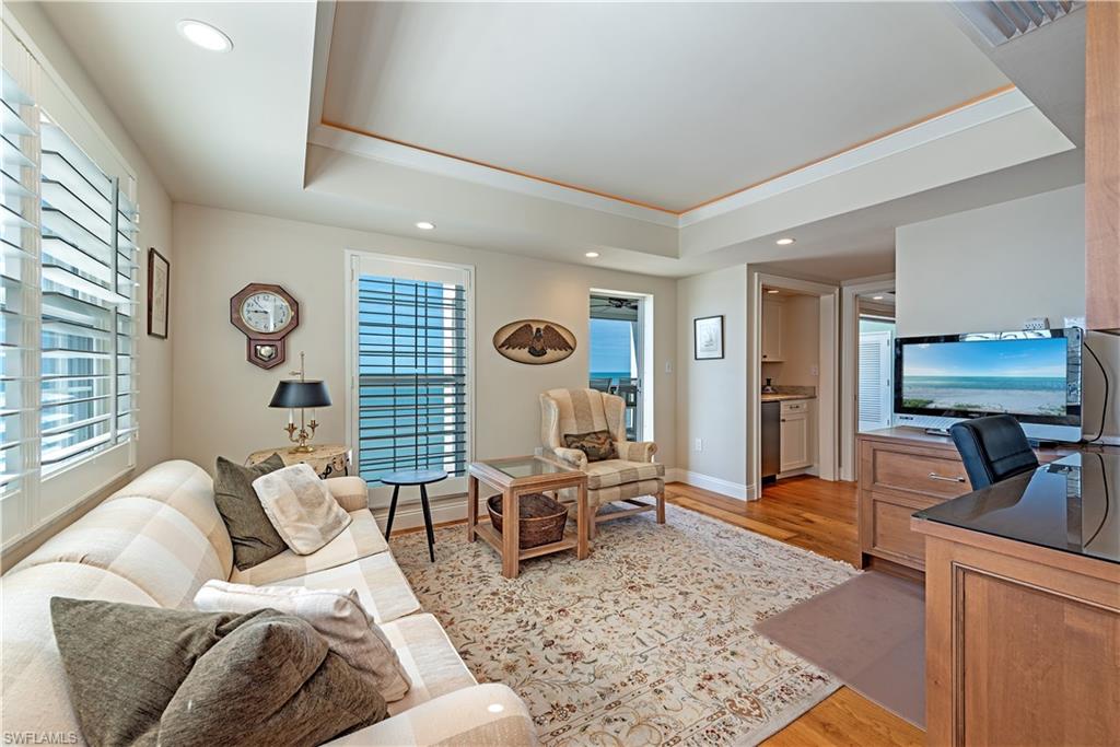 WHITEHALL - Residential