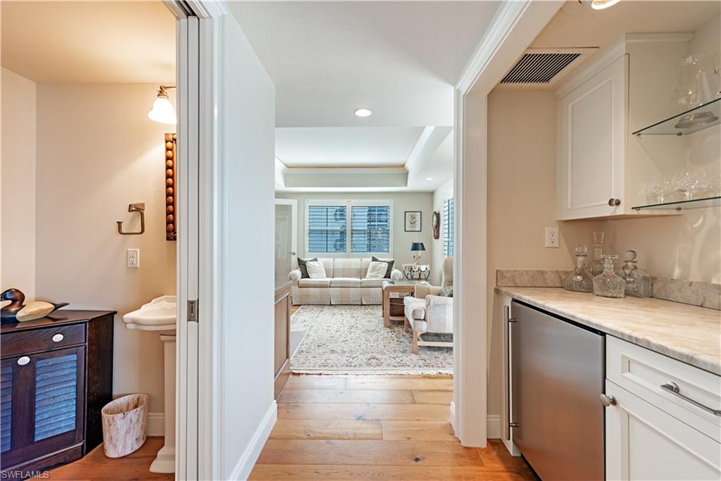 WHITEHALL - Residential