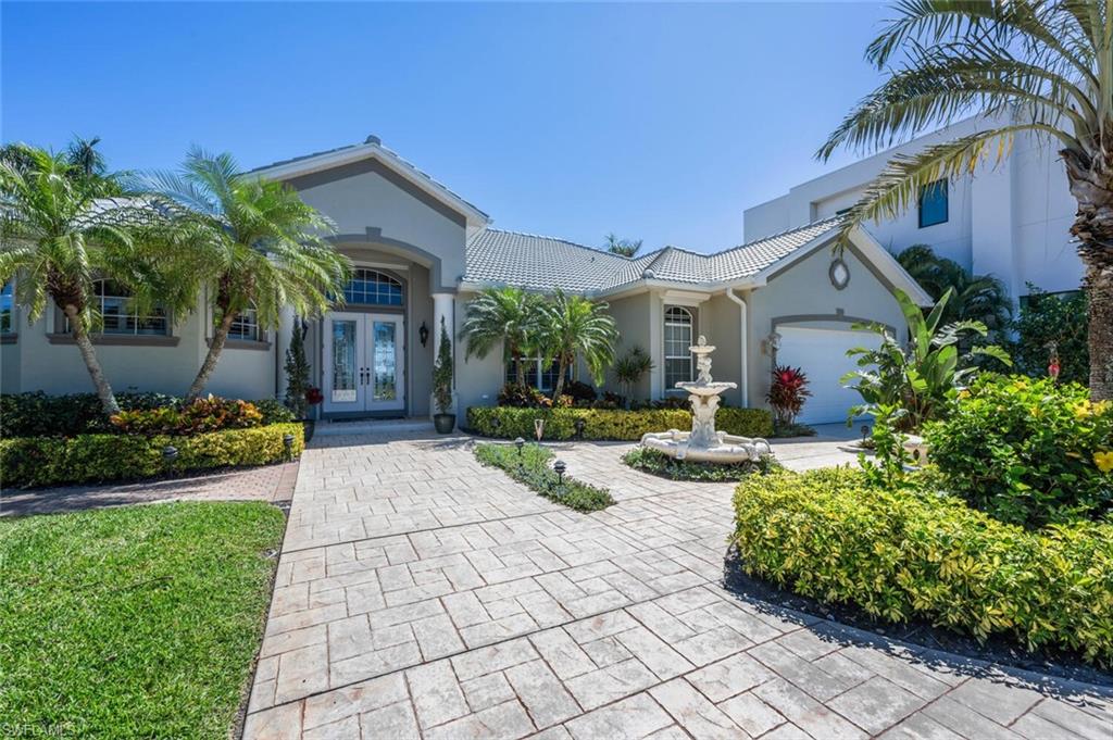YACHT CLUB - Residential