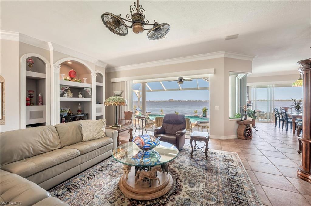 YACHT CLUB - Residential