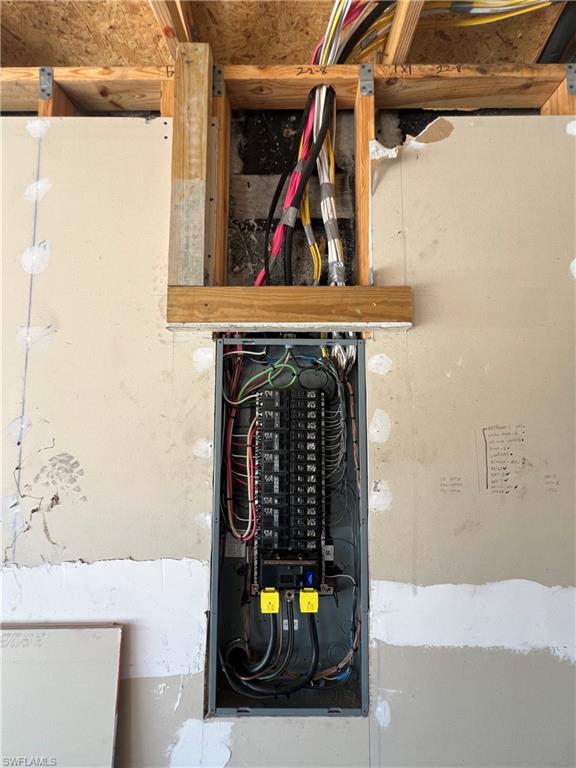 GOLDEN GATE ESTATES - Residential