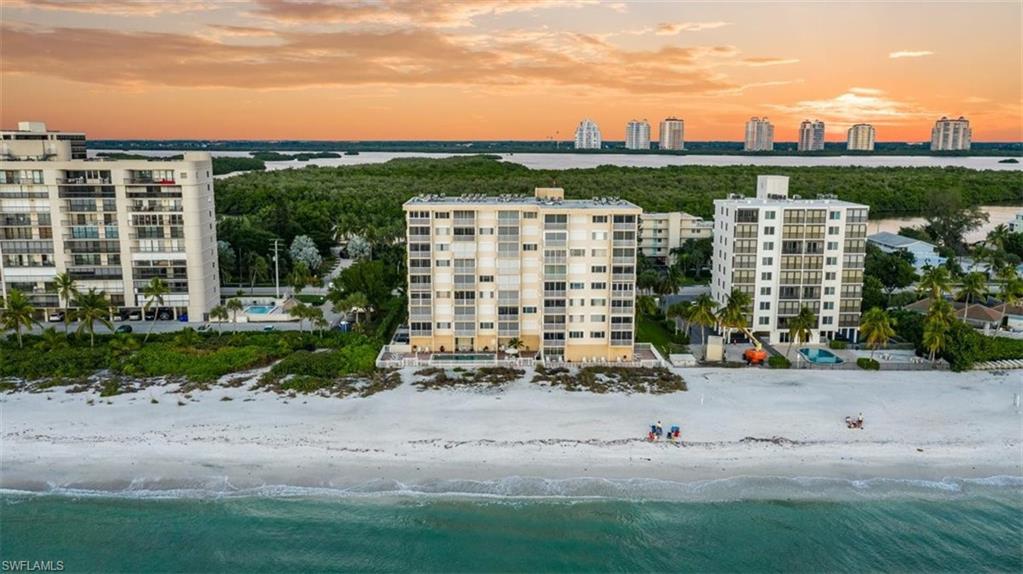 THE EGRET - Residential