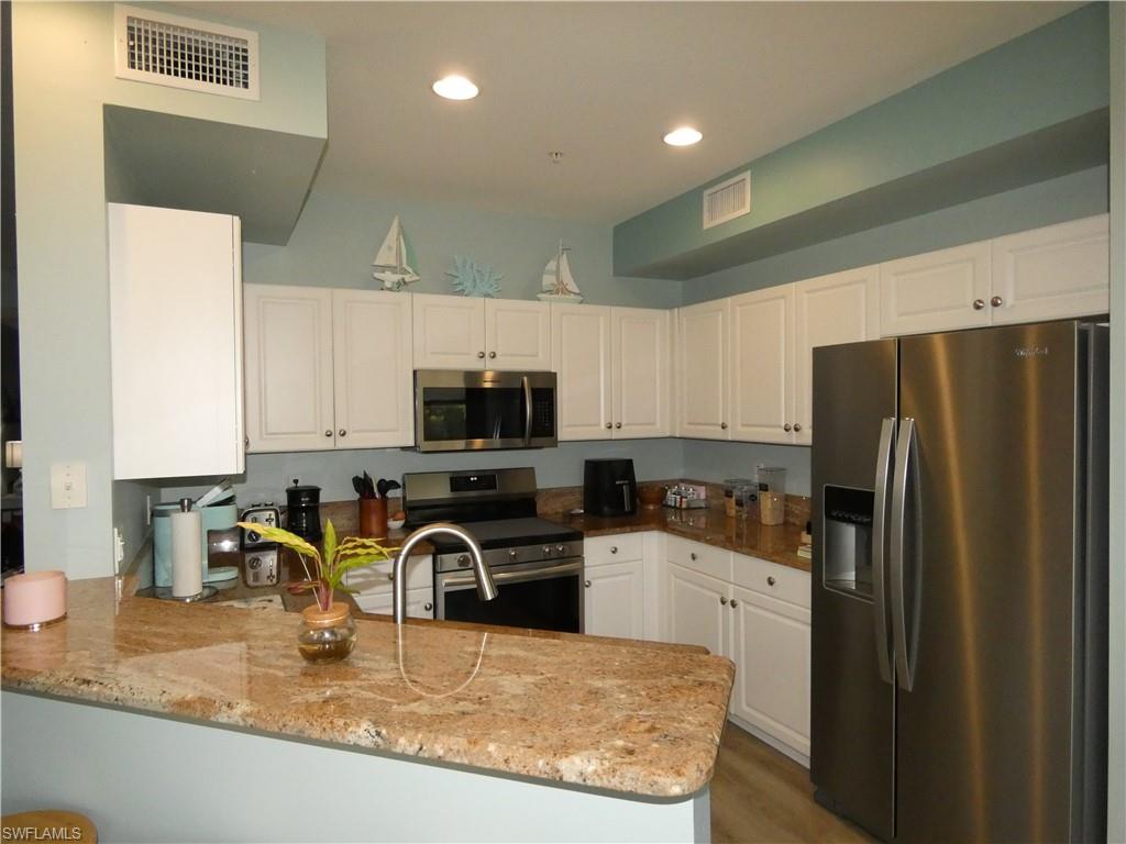 FAIRWAY VILLAS - Residential