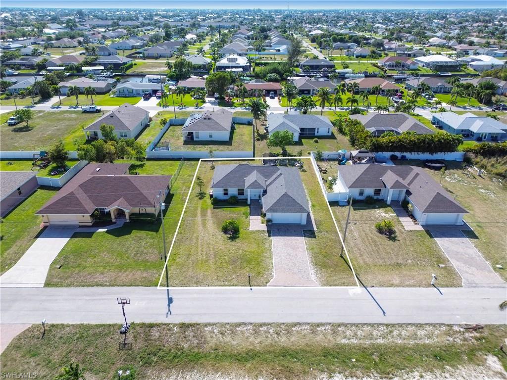 CAPE CORAL - Residential