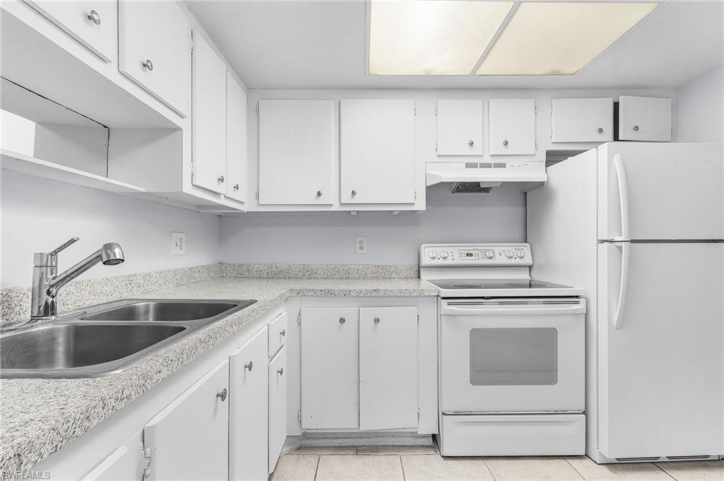 WINDSOR WEST - Residential