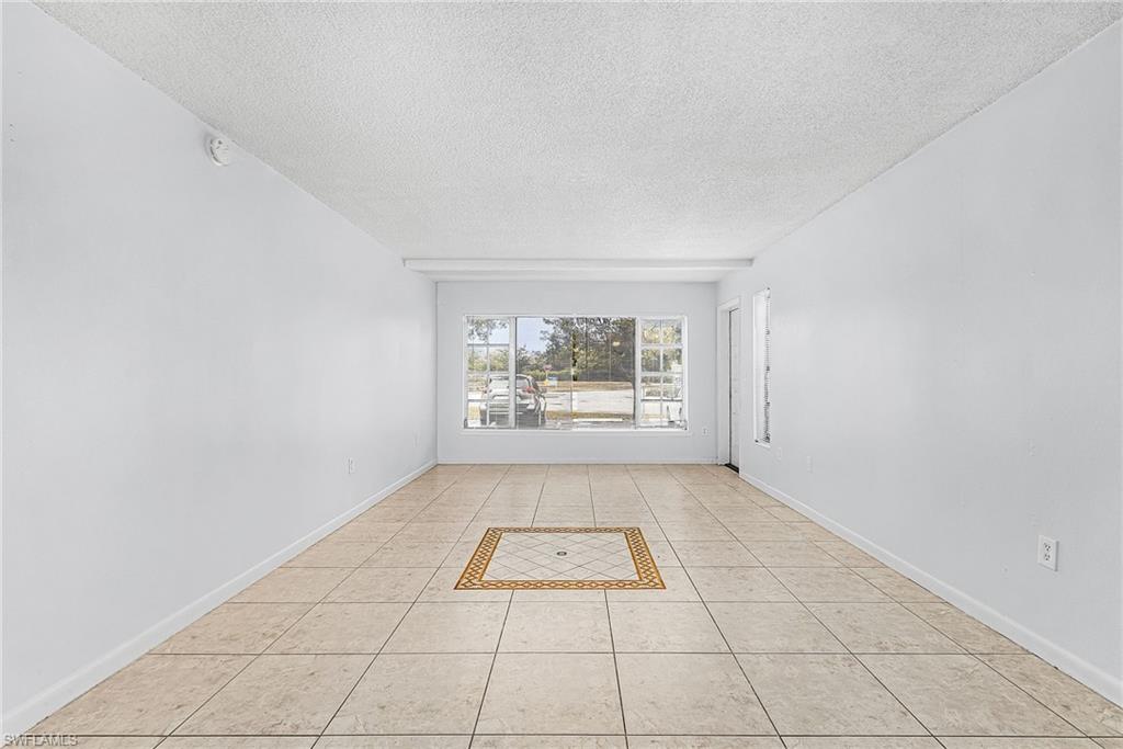 WINDSOR WEST - Residential