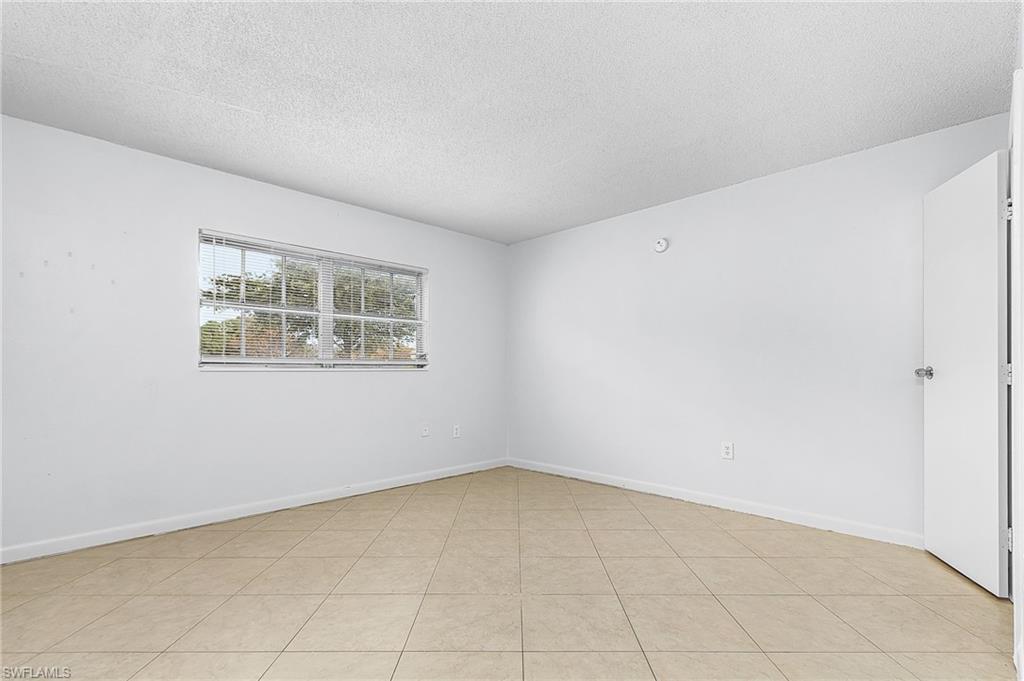 WINDSOR WEST - Residential