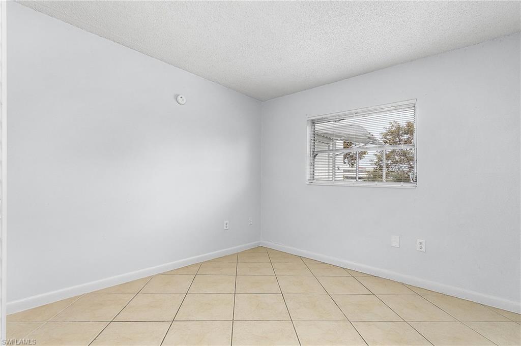 WINDSOR WEST - Residential