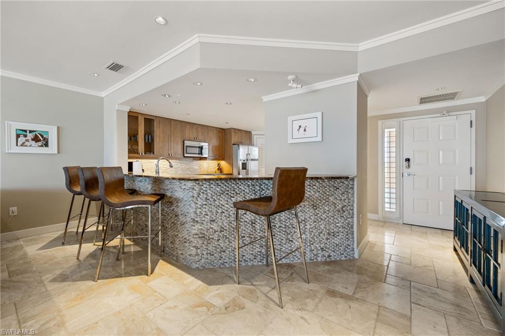 BAREFOOT BEACH CLUB - Residential