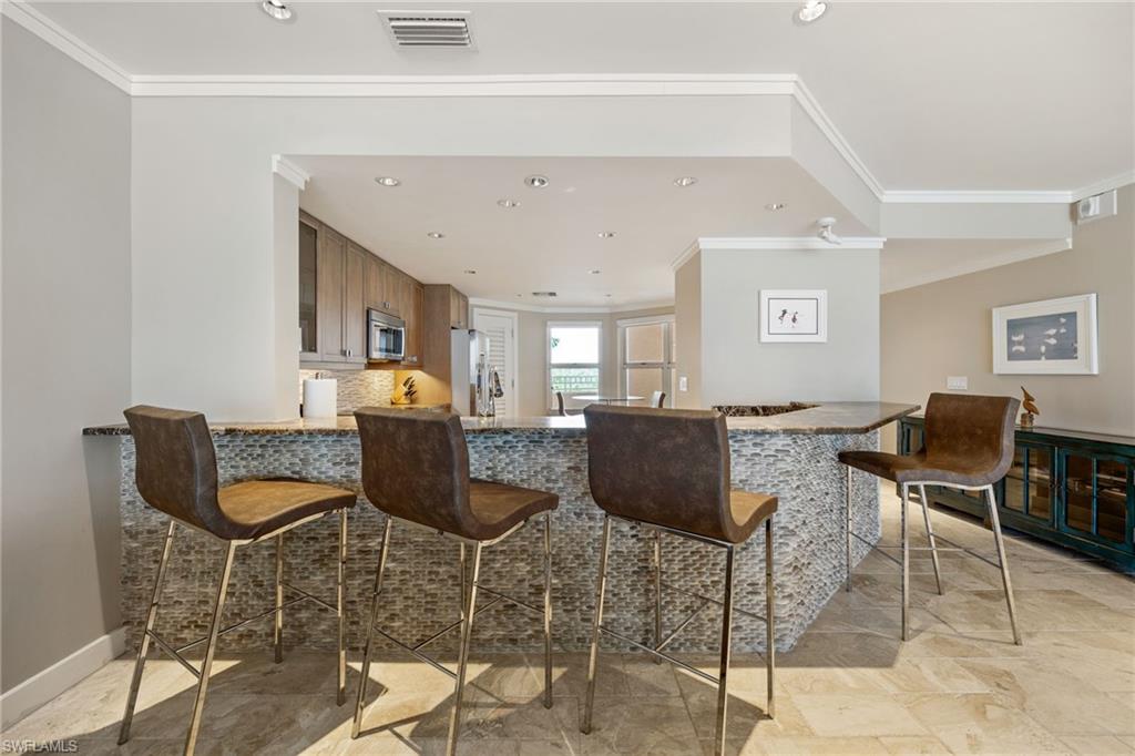 BAREFOOT BEACH CLUB - Residential