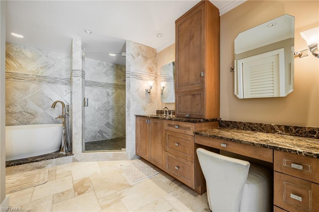 BAREFOOT BEACH CLUB - Residential