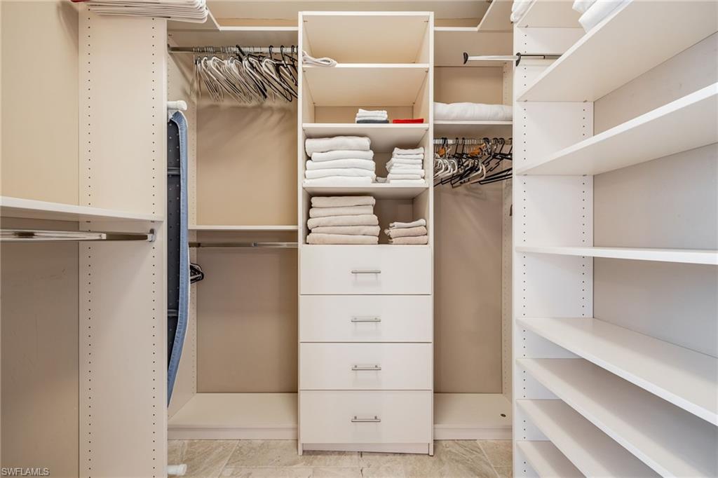 BAREFOOT BEACH CLUB - Residential