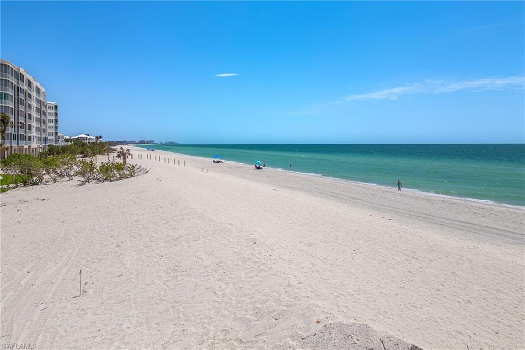 BAREFOOT BEACH CLUB - Residential