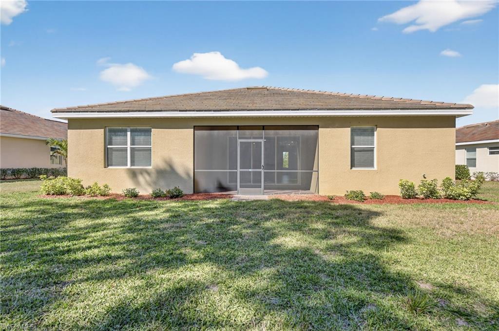 COUNTRY CLUB - Residential