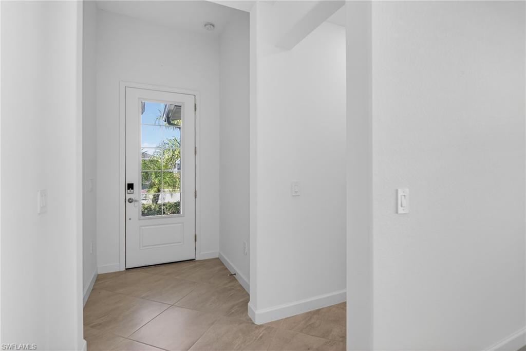 COUNTRY CLUB - Residential