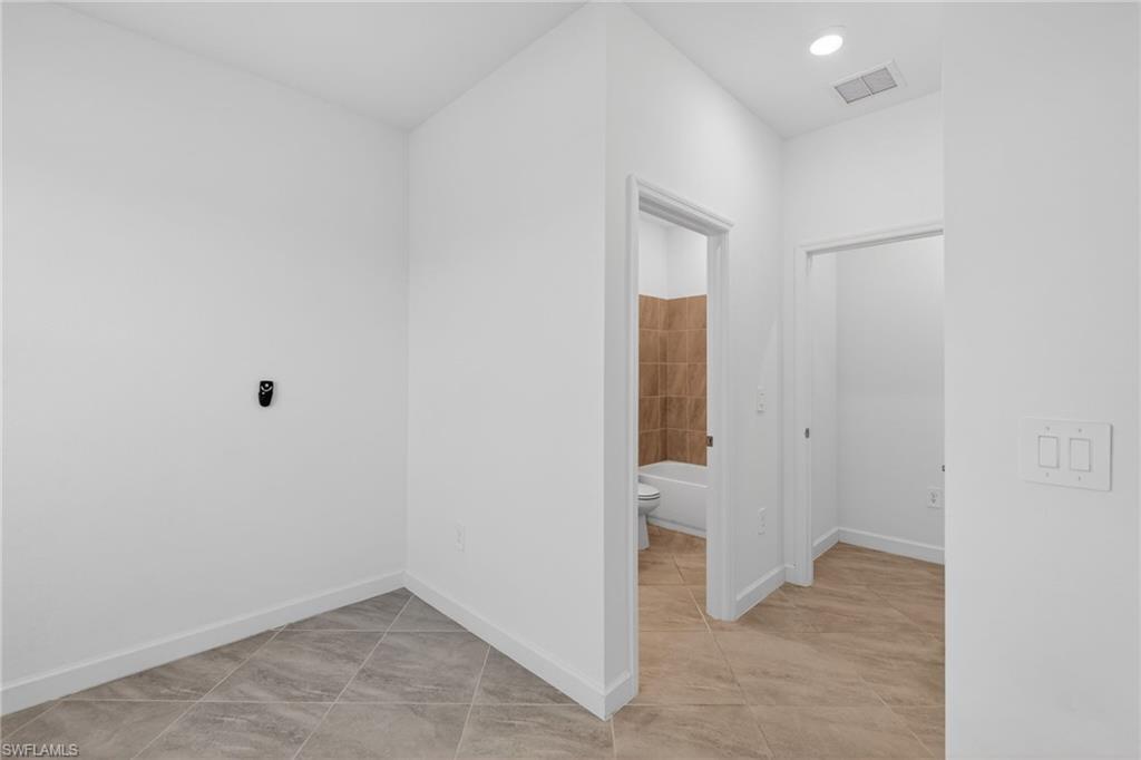 COUNTRY CLUB - Residential