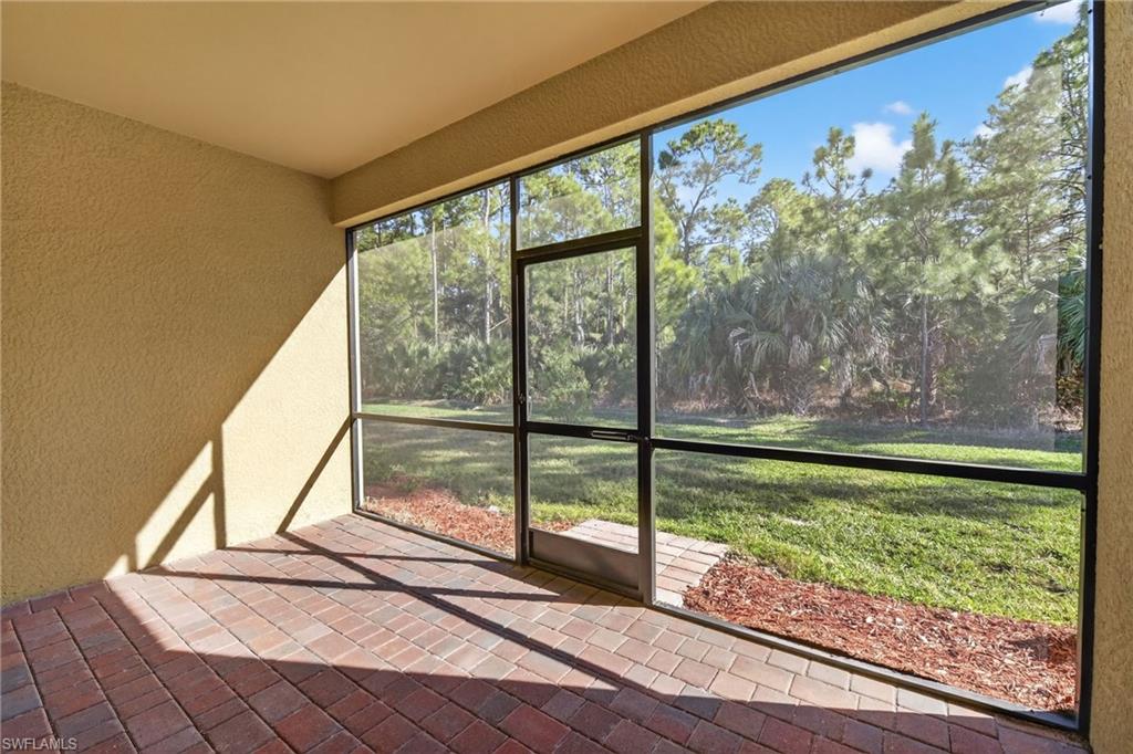 COUNTRY CLUB - Residential