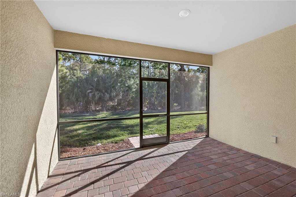 COUNTRY CLUB - Residential