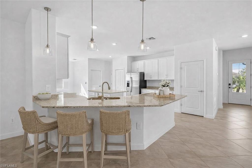 COUNTRY CLUB - Residential