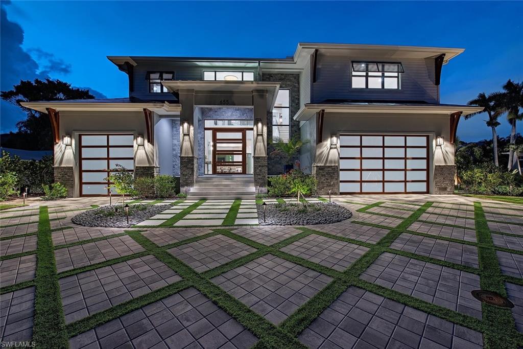 655 Parkview LN